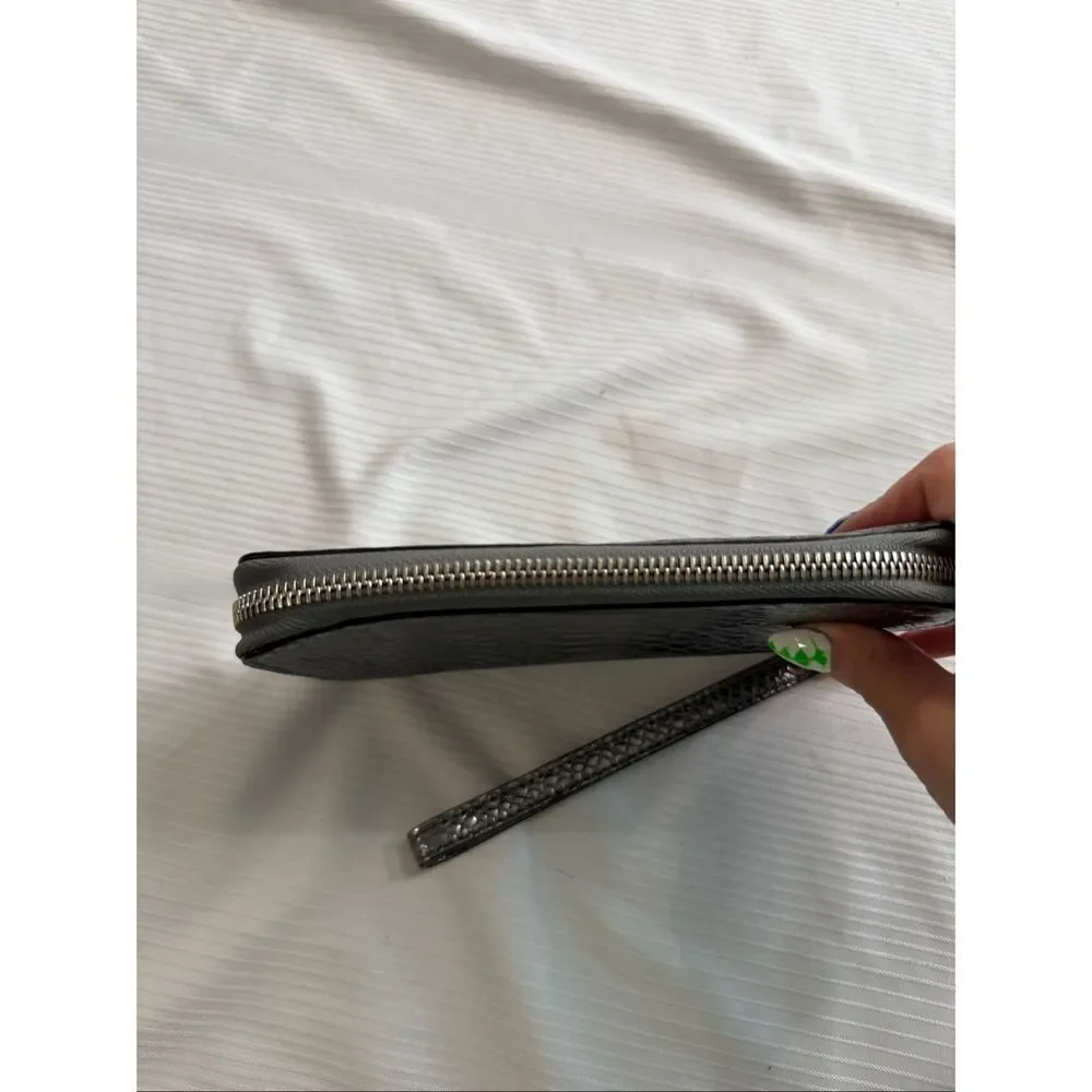 Michael Kors Large Flat Leather Multi Function Phone Case - Pewter